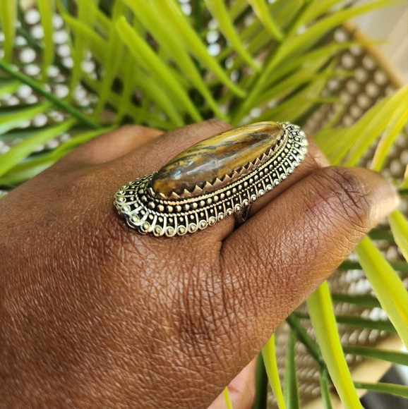 Tiger Eye with Silvertone Filigree Statement Ring - Elongated Size 8 +/- - Picture 4 of 13